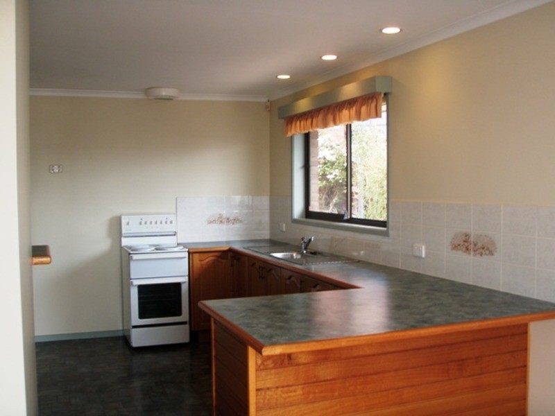 2/10 Donald Court, Glenorchy TAS 7010