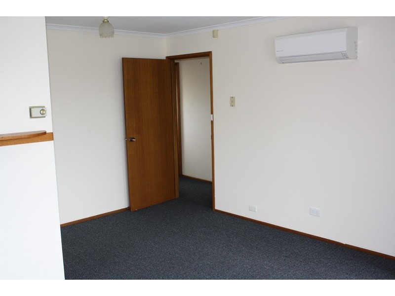 1/1a Graham Place, Derwent Park TAS 7009