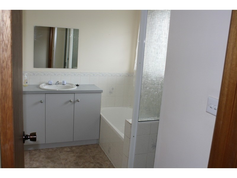 1/1a Graham Place, Derwent Park TAS 7009