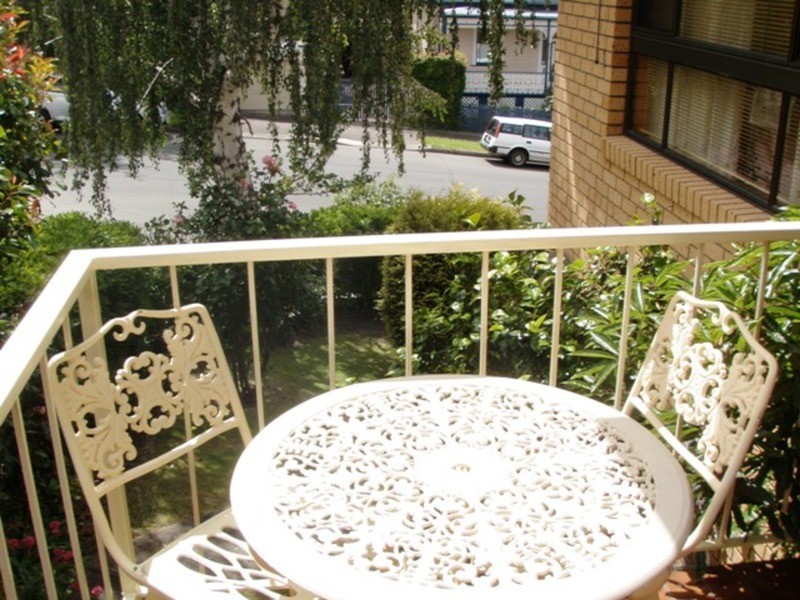 2A Watkins Avenue, West Hobart TAS 7000