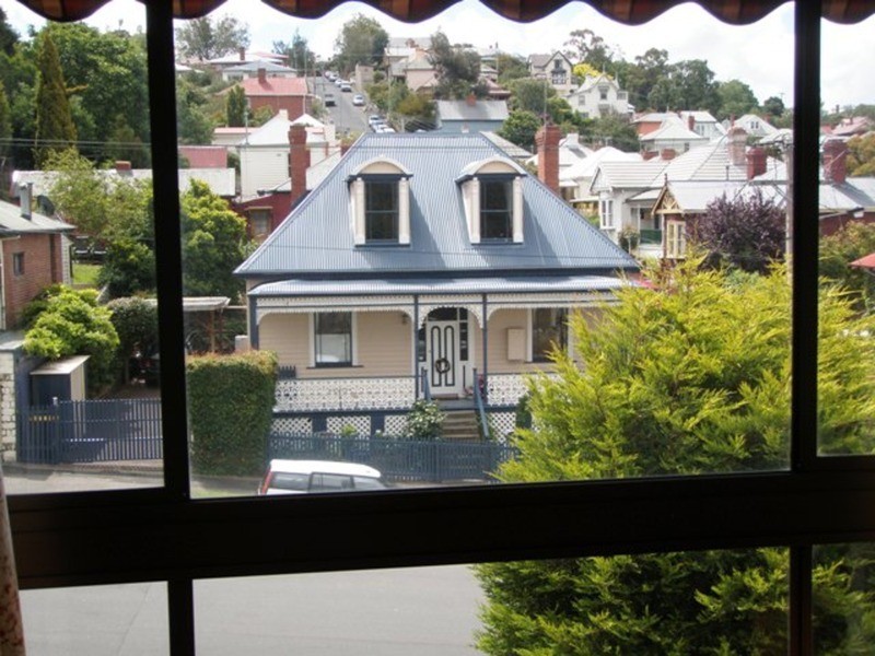 2A Watkins Avenue, West Hobart TAS 7000