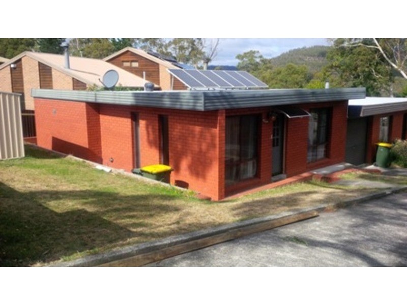 1/6 Clyde Court, Lenah Valley TAS 7008
