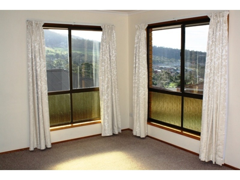 2/10 Longley Court, Glenorchy TAS 7010
