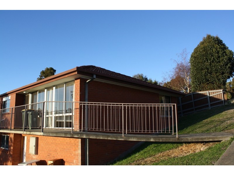 1/9 Shirley Boulevard, Lenah Valley TAS 7008