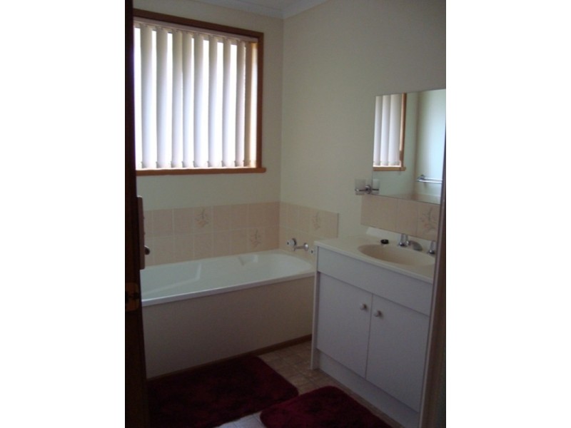 1/3 Chatterton  Court, Claremont TAS 7011