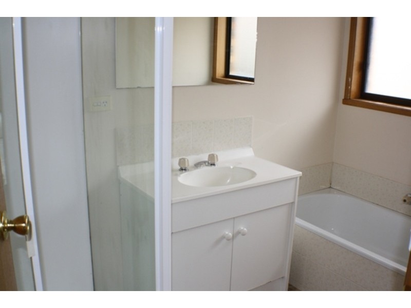 2/21 Nagle Place, Glenorchy TAS 7010