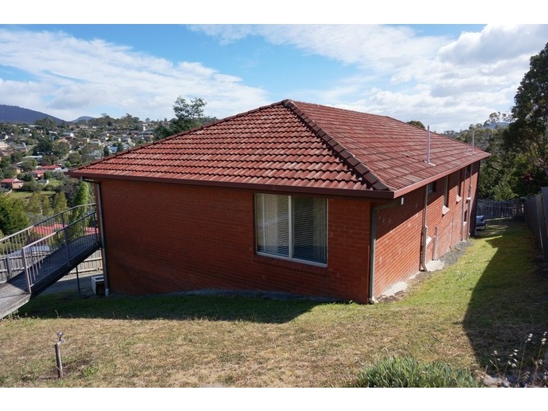 9 Shirley Boulevard, Lenah Valley TAS 7008