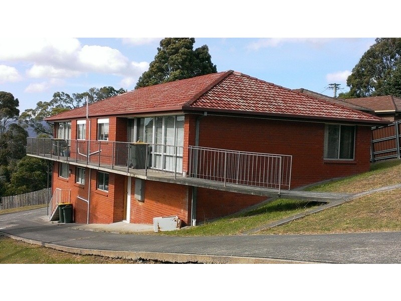 9 Shirley Boulevard, Lenah Valley TAS 7008