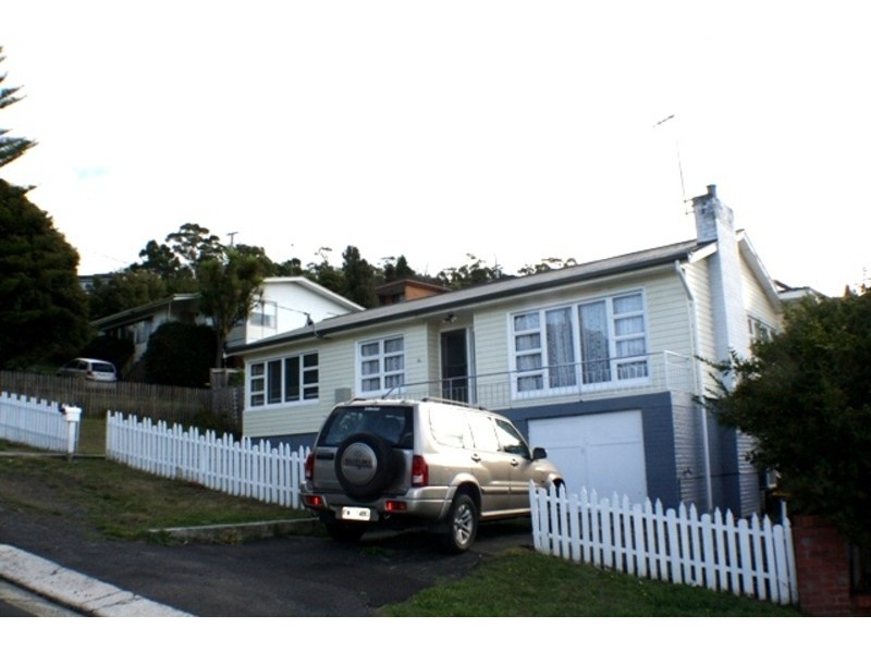 15 Walch Avenue, Moonah TAS 7009