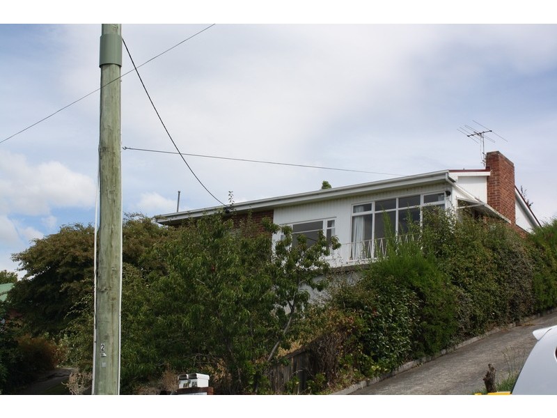 1/6 Moss Park Drive, New Town TAS 7008