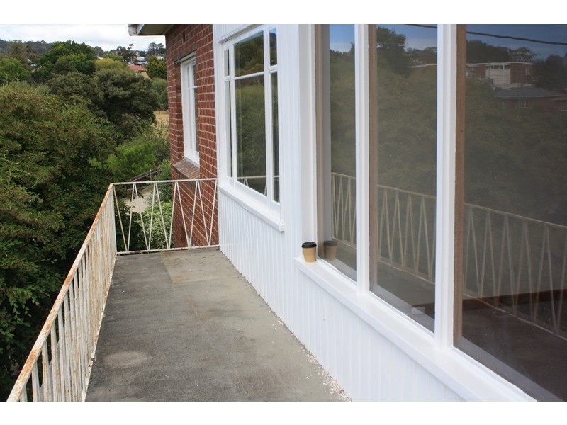 1/6 Moss Park Drive, New Town TAS 7008
