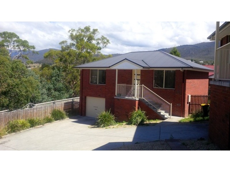 2/10 Treetops Court, Claremont TAS 7011