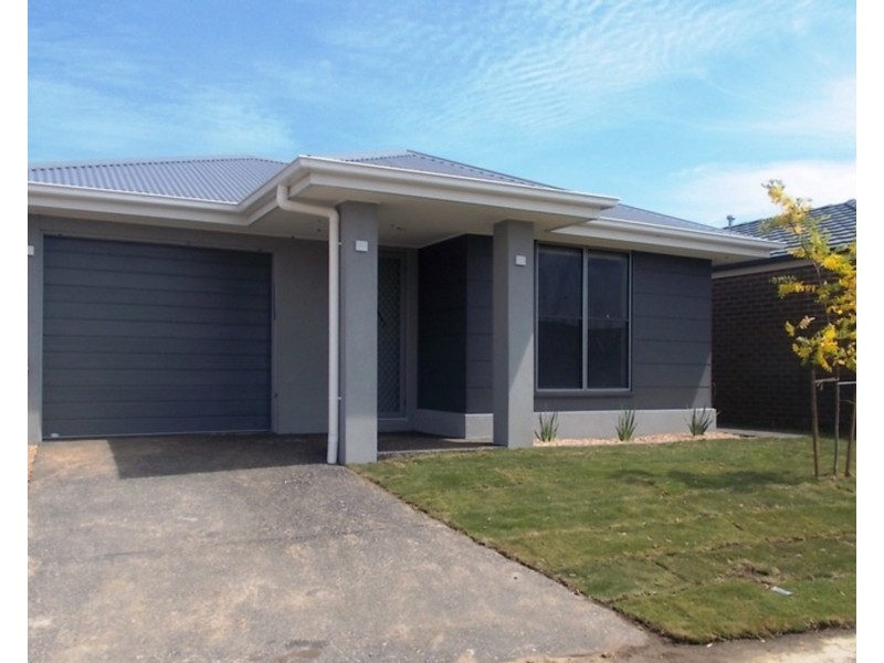 10 O’Meara Crescent, Cranbourne East VIC 3977