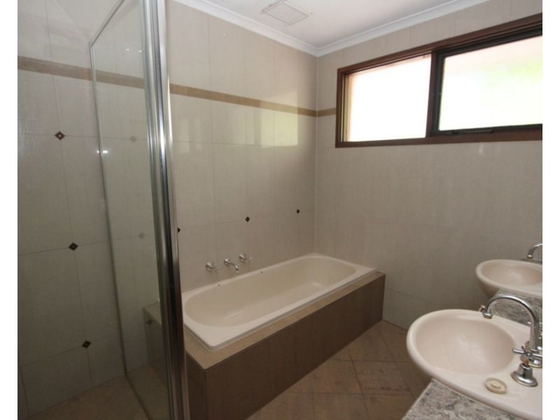 32 Isabella Crescent, Frankston VIC 3199