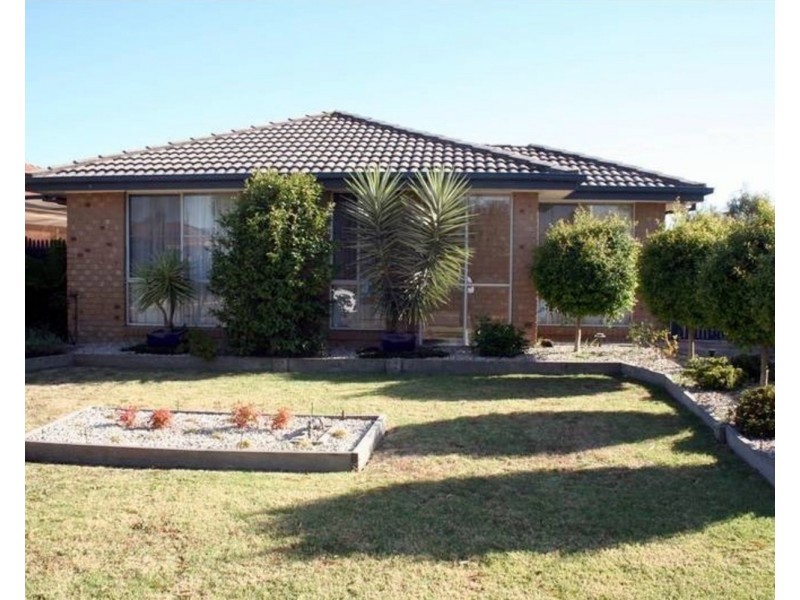 16 Celebration Court, Cranbourne VIC 3977