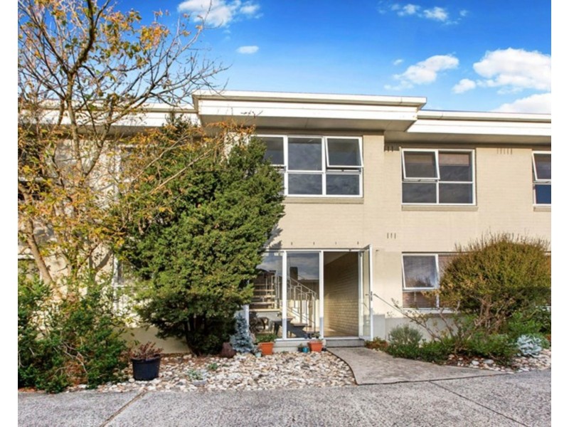2/62 Davey Street, Frankston VIC 3199