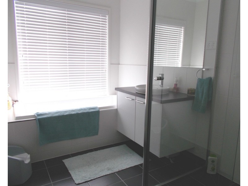 19 Hayton Park Boulevard, Cranbourne West VIC 3977