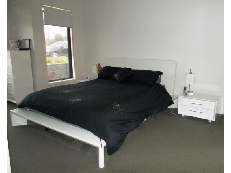 19 Hayton Park Boulevard, Cranbourne West VIC 3977