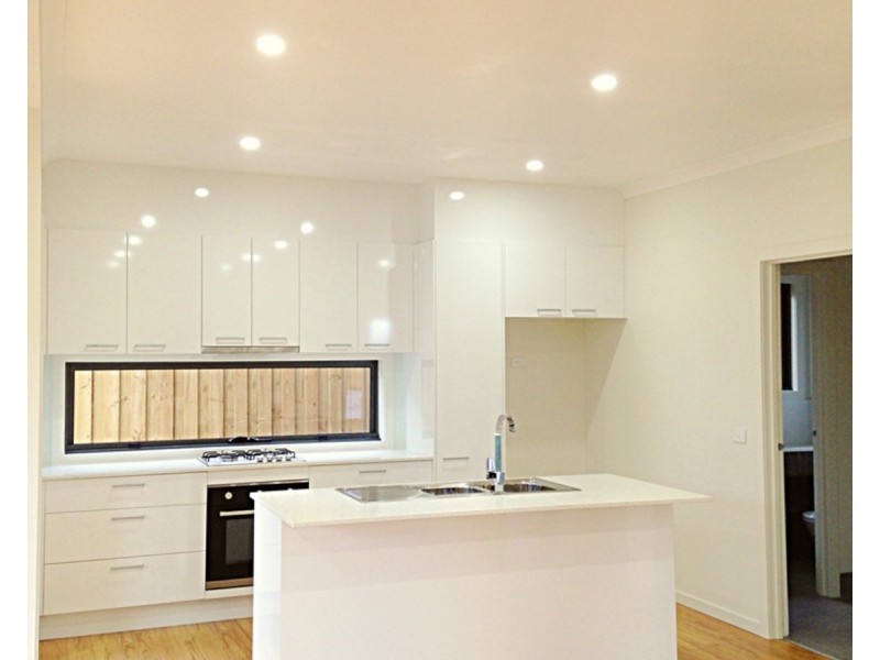 2/24A Phillip Street, Frankston VIC 3199