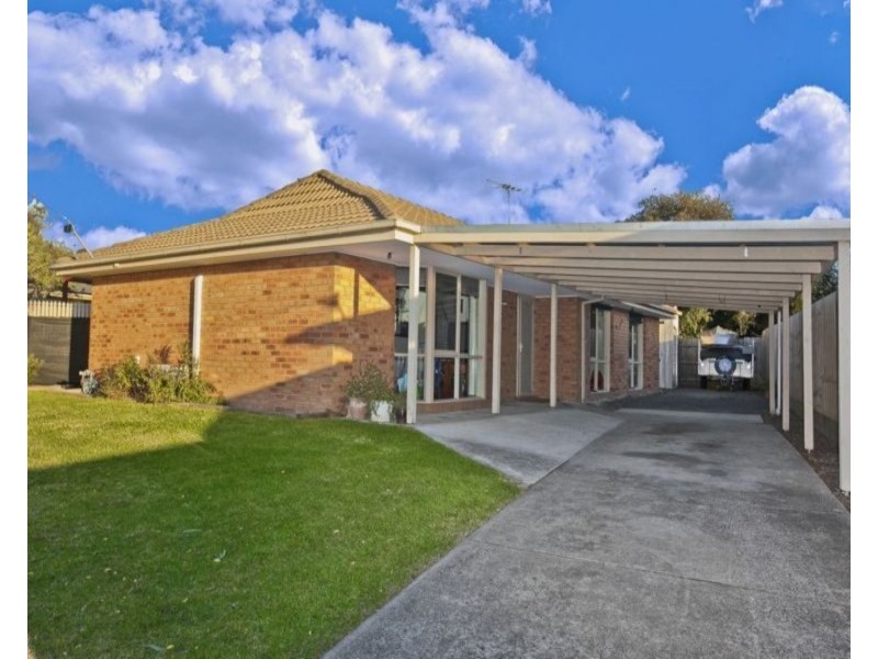 8 Milner Court, Cranbourne VIC 3977