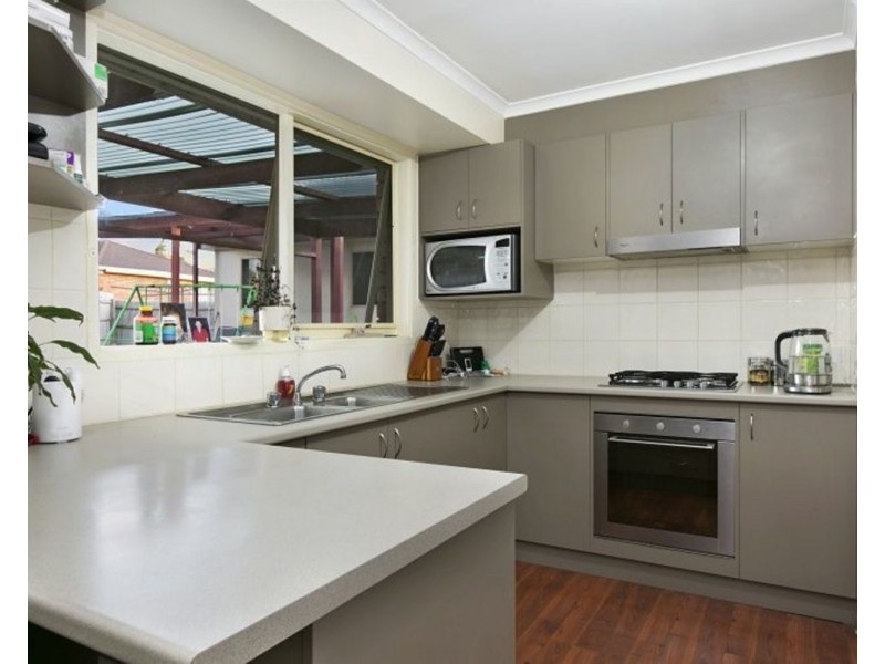8 Milner Court, Cranbourne VIC 3977