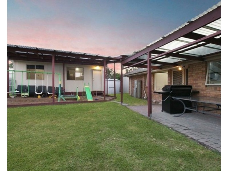 8 Milner Court, Cranbourne VIC 3977