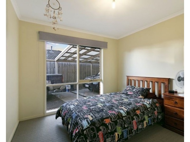 8 Milner Court, Cranbourne VIC 3977