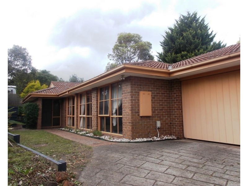 18 Warrawee Circuit, Frankston VIC 3199