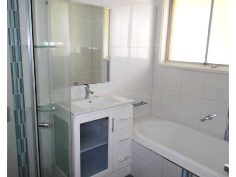 27 Helvetia Court, Frankston VIC 3199