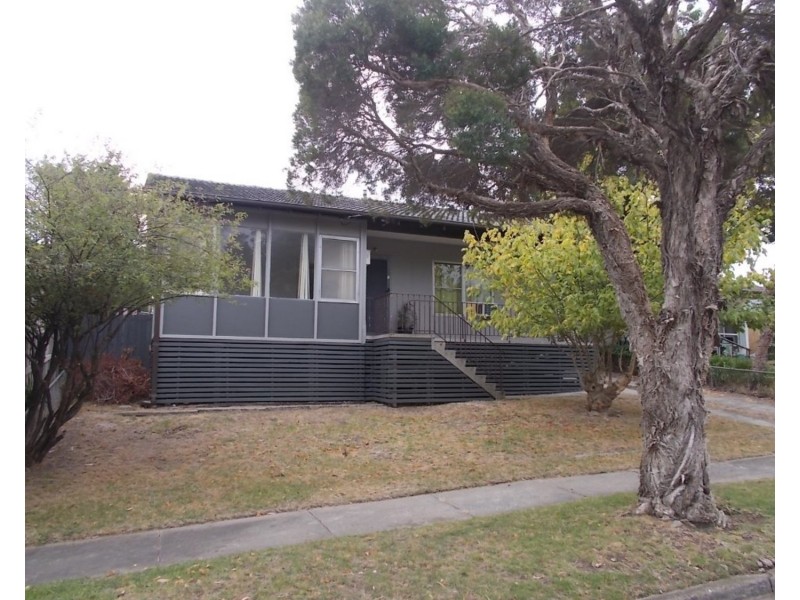 23 Hickory Crescent, Frankston North VIC 3200