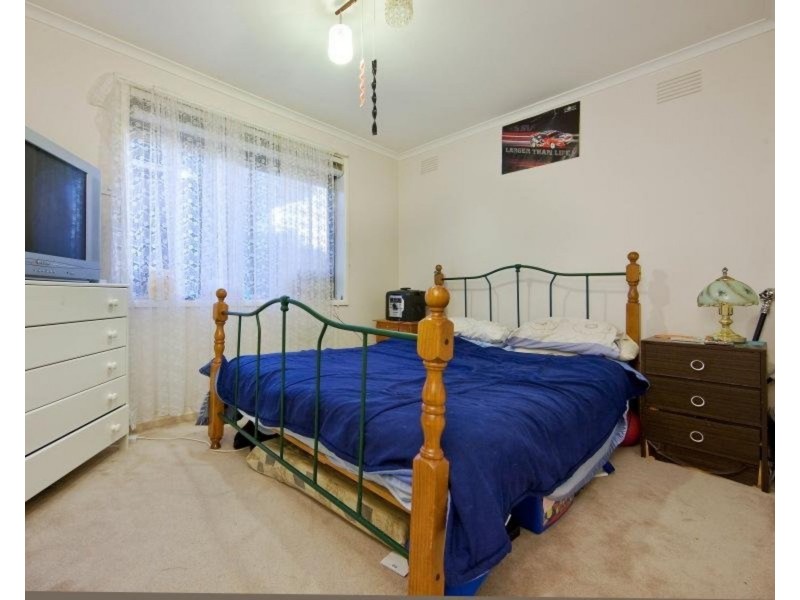 2 Pembroke Avenue, Frankston VIC 3199