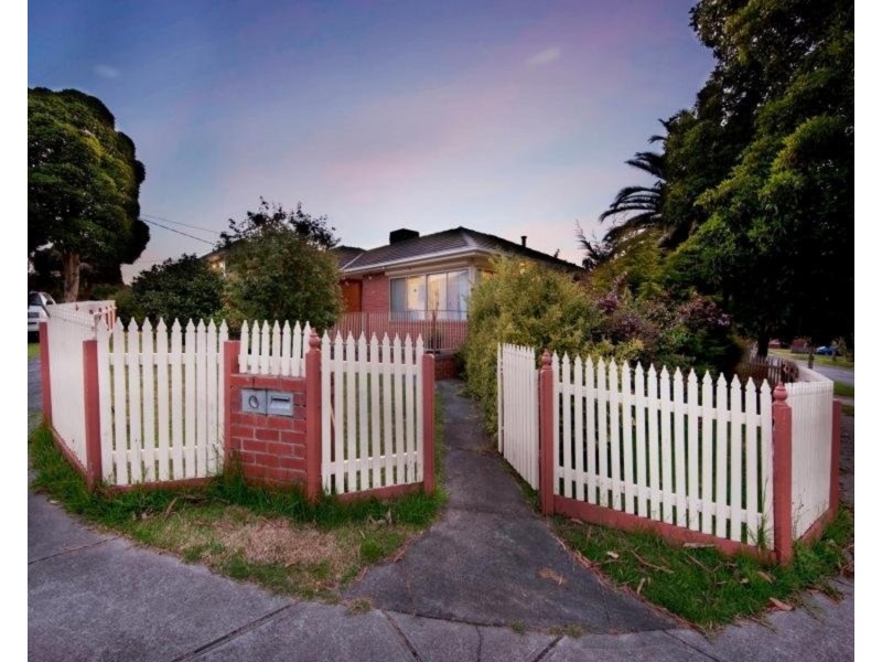 2 Pembroke Avenue, Frankston VIC 3199