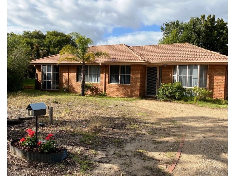 5 Driftwood Court, Frankston VIC 3199