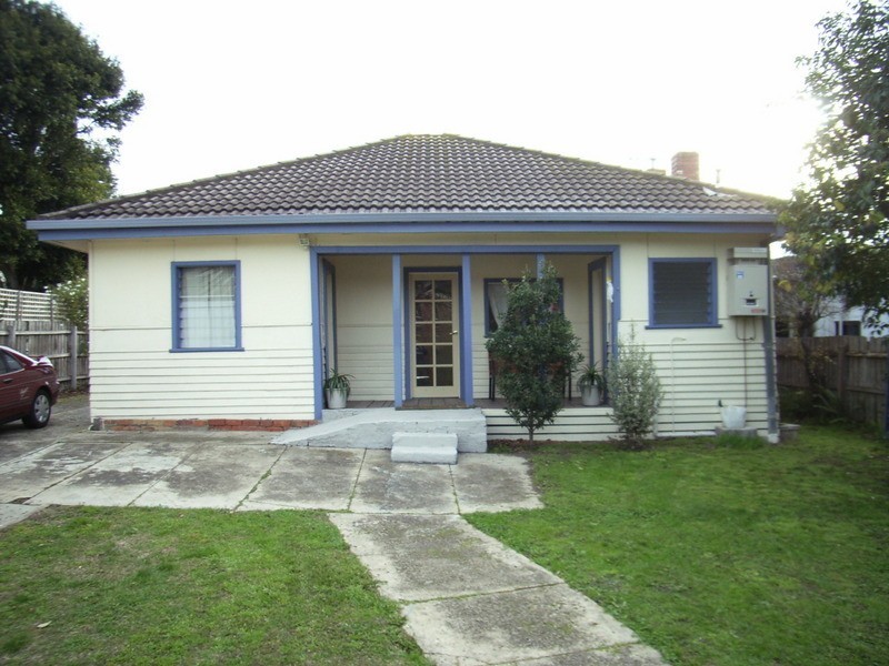 8 Burns Street, Frankston VIC 3199