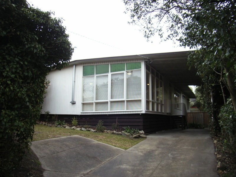33 Wynden Drive, Frankston VIC 3199
