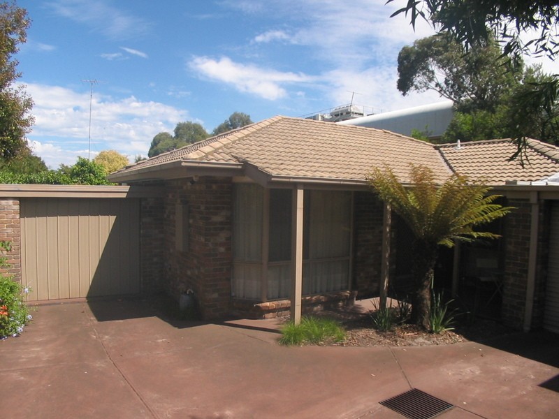 2/11 Willis Street, Frankston VIC 3199