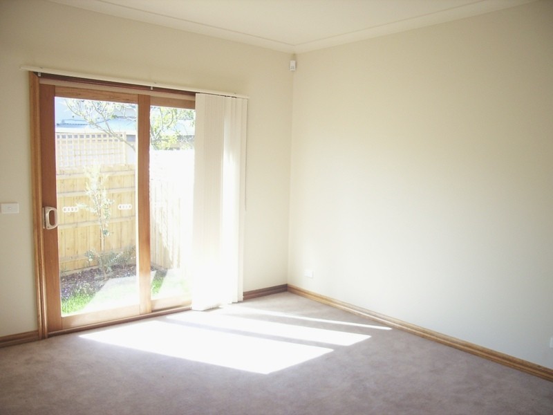 2/8 Ithaca Road, Frankston South VIC 3199