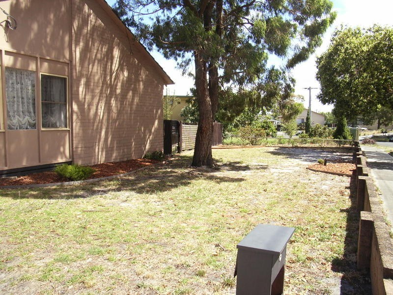 6 Stringybark Crescent, Frankston North VIC 3200