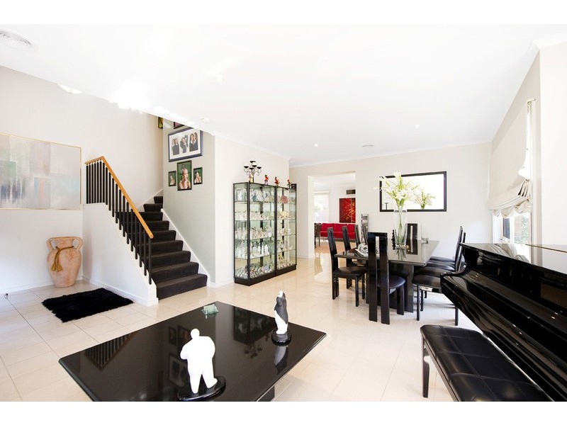 11 Birkdale Avenue, Heatherton VIC 3202