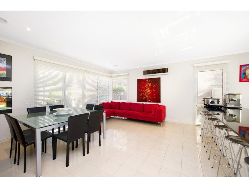 11 Birkdale Avenue, Heatherton VIC 3202