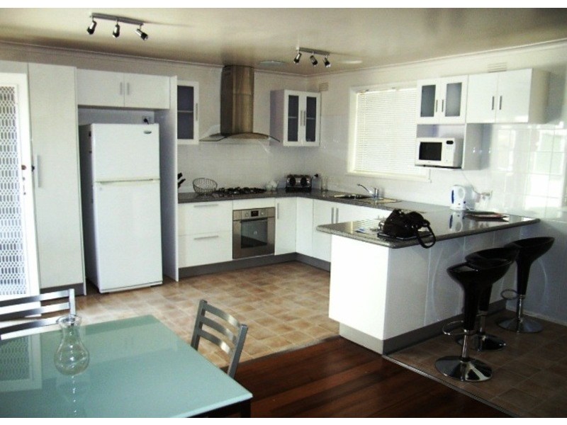 Rooms B/16 Long Street, Frankston VIC 3199