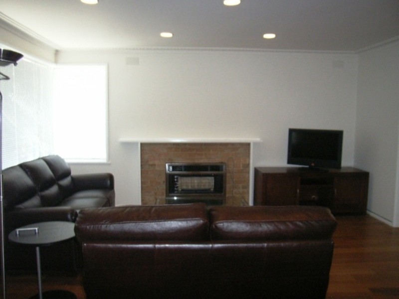Rooms B/16 Long Street, Frankston VIC 3199