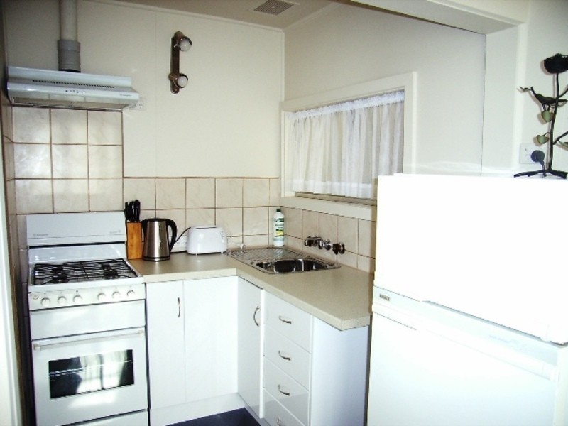 6 Redgdon Avenue, Frankston VIC 3199