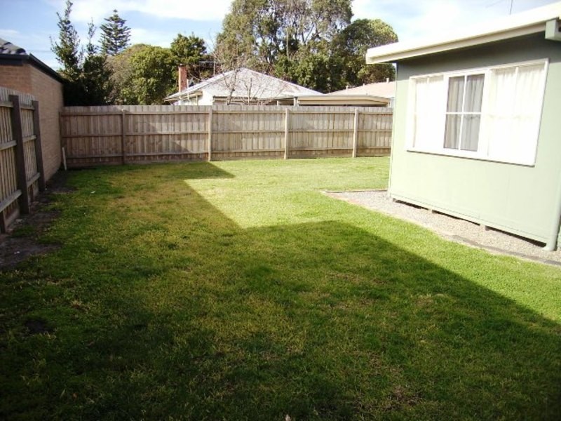 6 Redgdon Avenue, Frankston VIC 3199