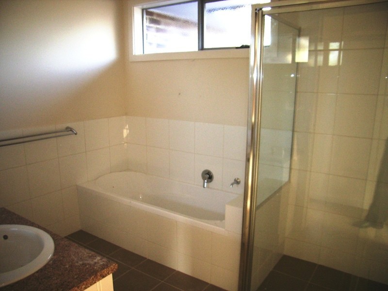 2/50 Skye Road, Frankston VIC 3199