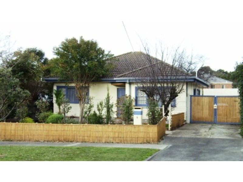 8 Burns Street, Frankston VIC 3199