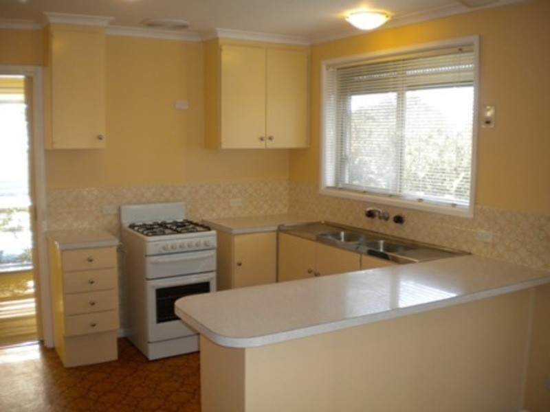 13 Pembroke Avenue, Frankston VIC 3199