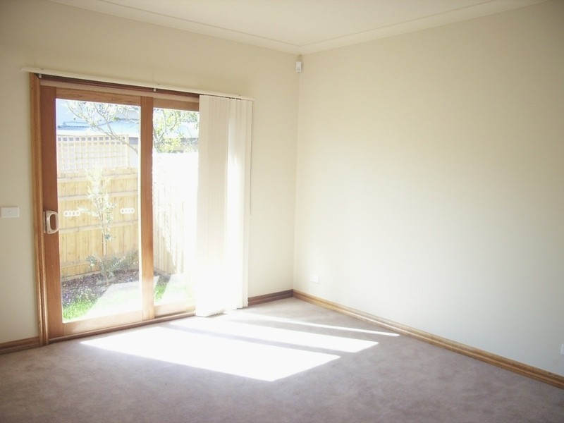 2/8 Ithaca Road, Frankston South VIC 3199