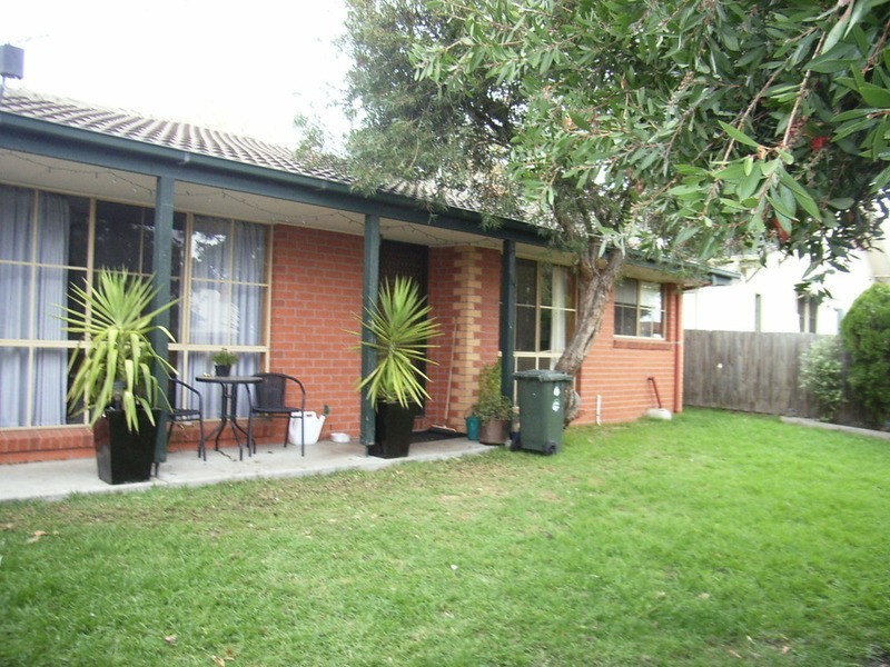 2/2 Birdwood Street, Frankston VIC 3199