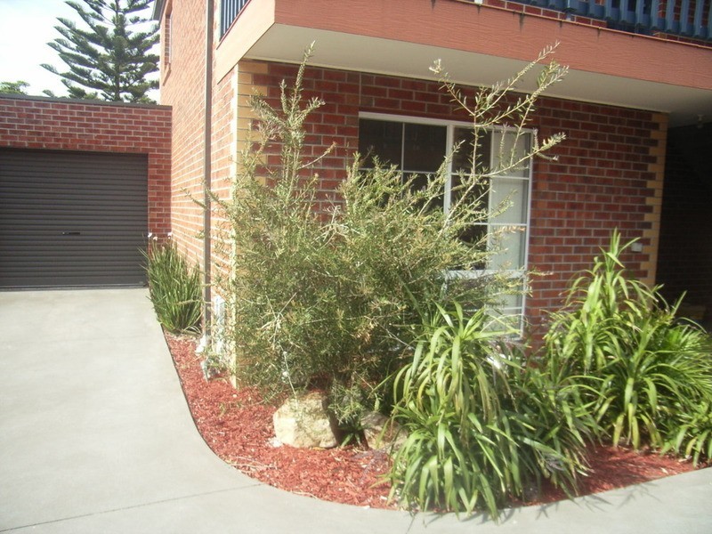 2/64 Lardner Road, Frankston VIC 3199